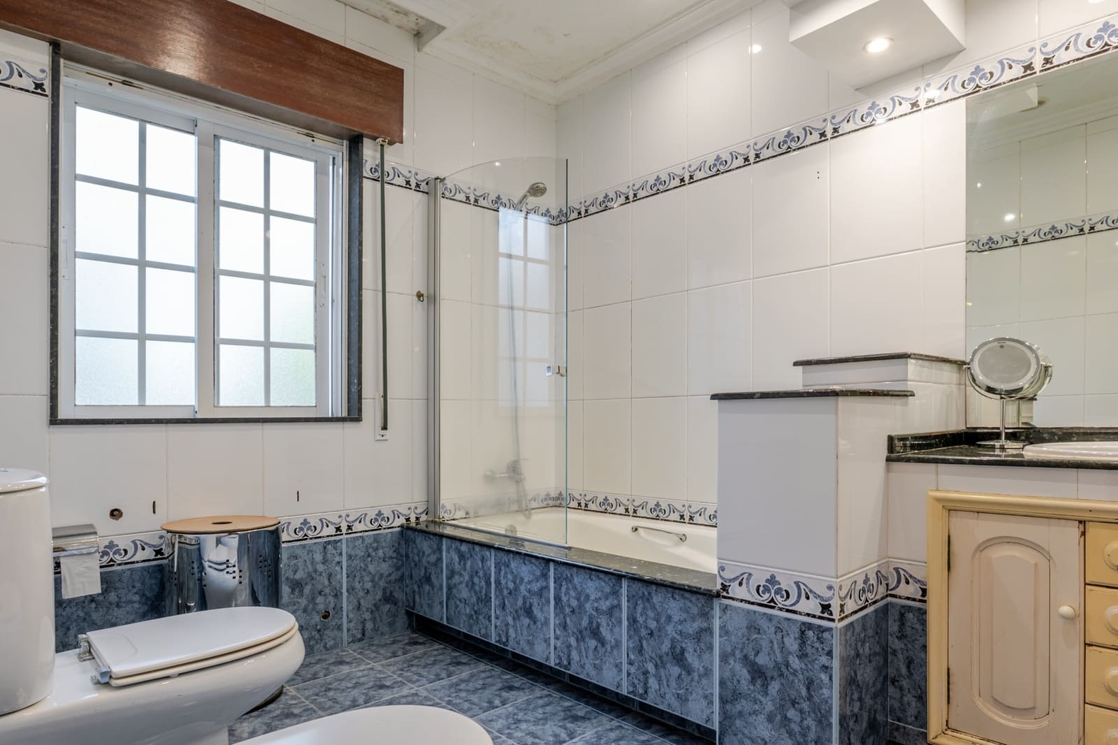6 soveværelse Finca/Landehus til salg i Cambados med garage - € 595.000 (Ref: 9941172)