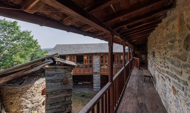 5 soveværelse Finca/Landehus til salg i O Saviñao - € 270.000 (Ref: 9952901)
