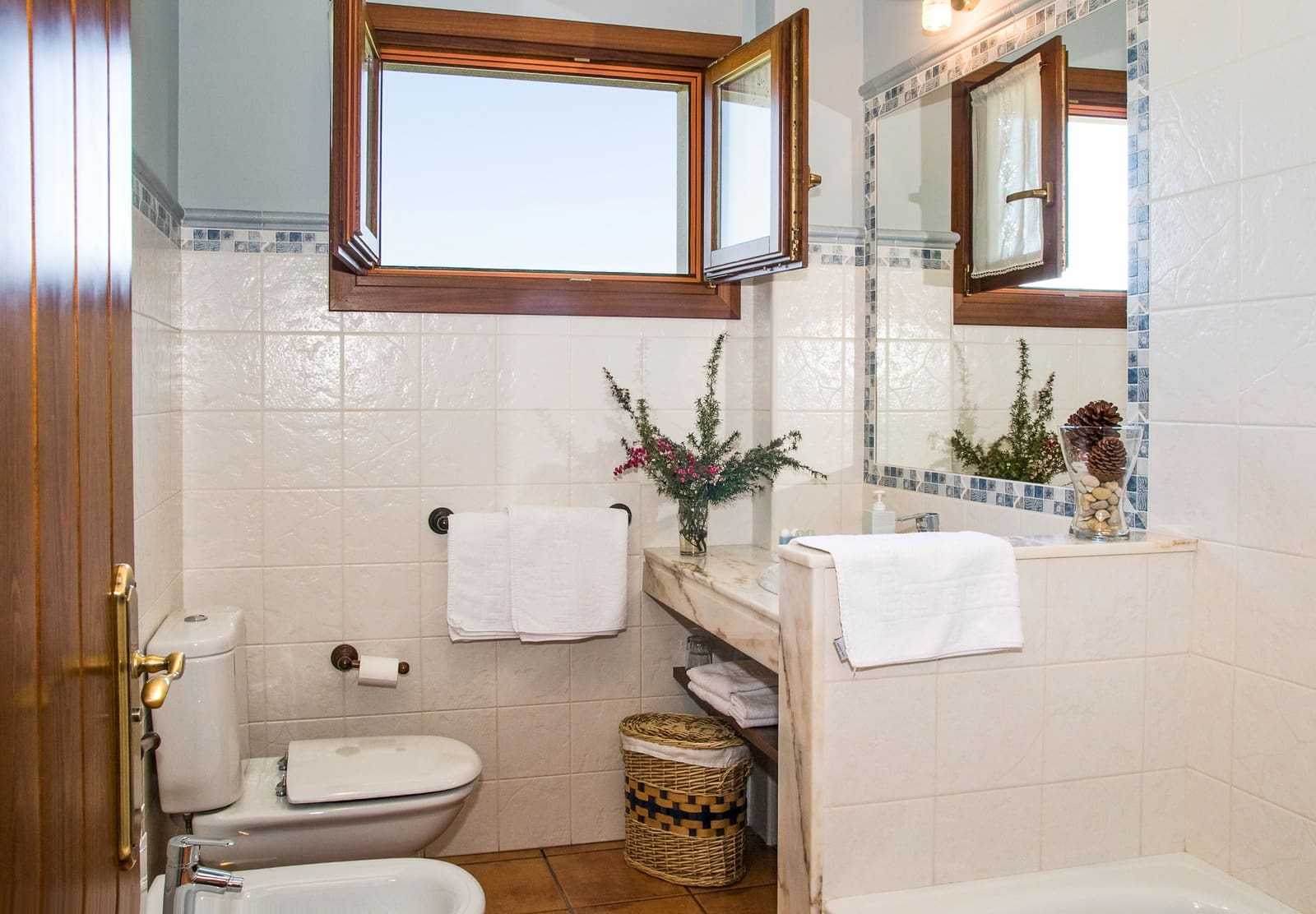 6 quarto Empresa para venda em Navia com garagem - 800 000 € (Ref: 9956305)