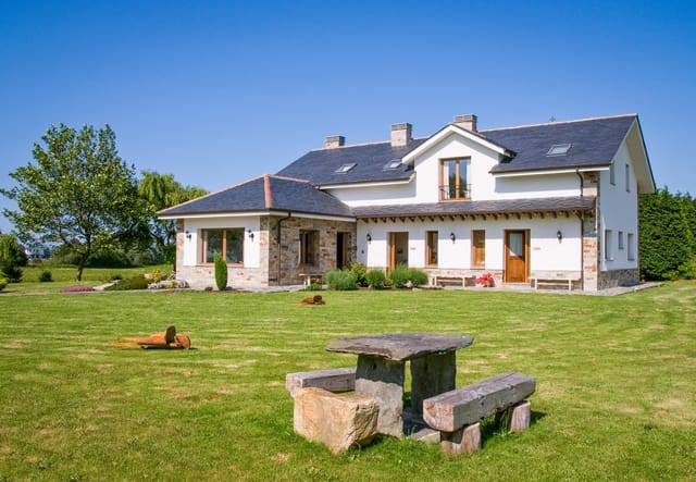 6 camera da letto Azienda in vendita in Navia con garage - 800.000 € (Rif: 9956305)
