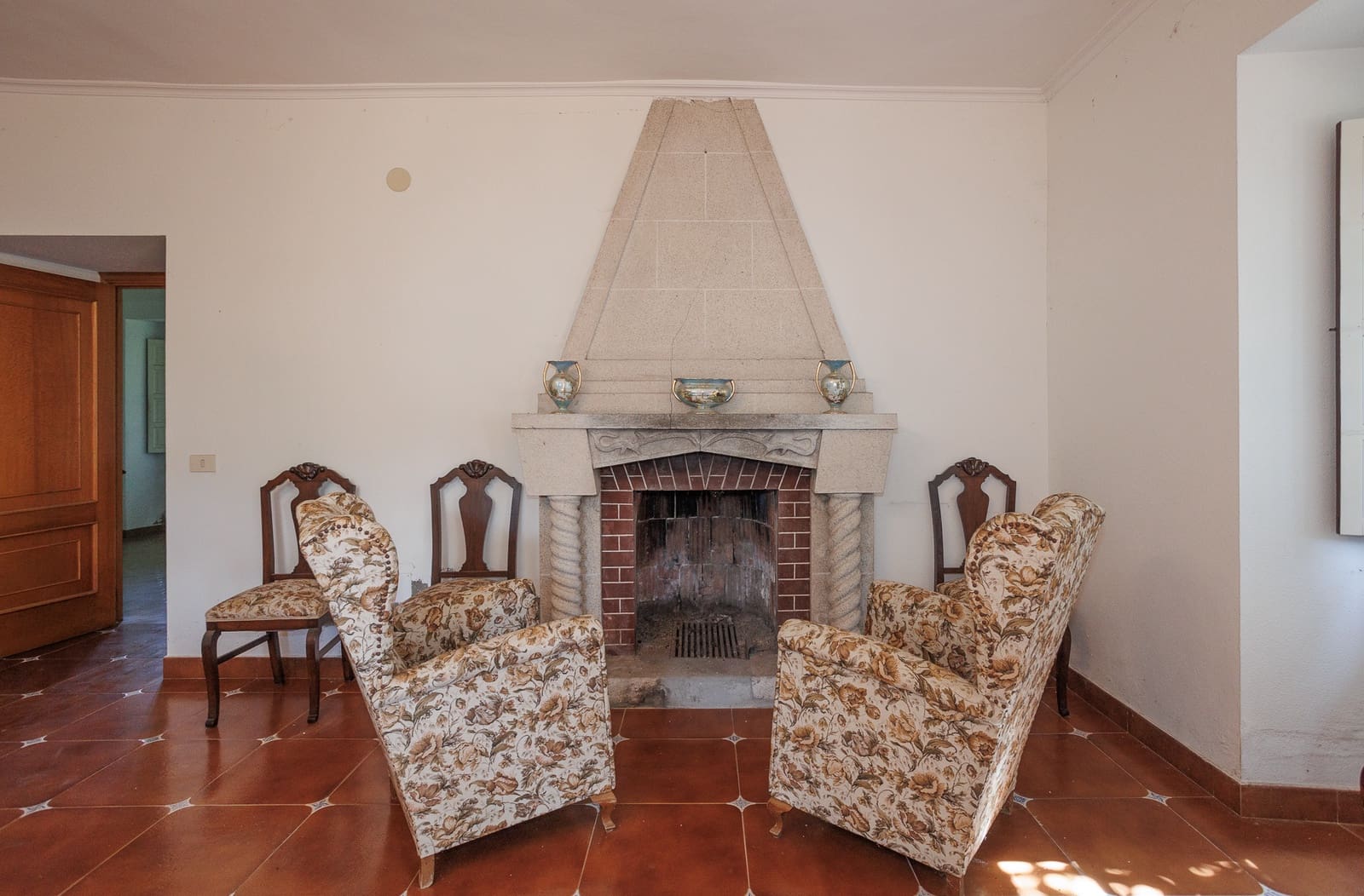9 soveværelse Finca/Landehus til salg i Lugo by med swimmingpool - € 390.000 (Ref: 9971699)