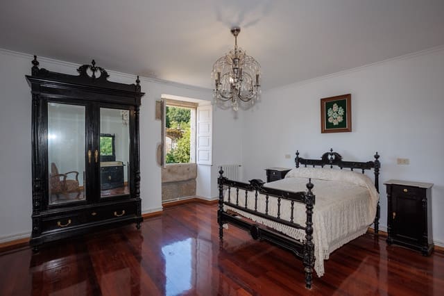 9 soveværelse Finca/Landehus til salg i Lugo by med swimmingpool - € 390.000 (Ref: 9971699)