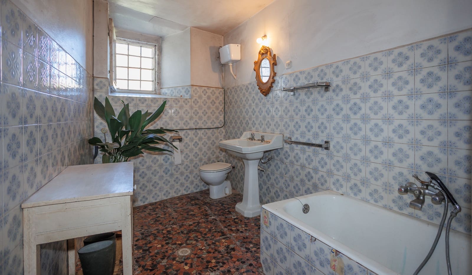 9 soveværelse Finca/Landehus til salg i Lugo by med swimmingpool - € 390.000 (Ref: 9971699)