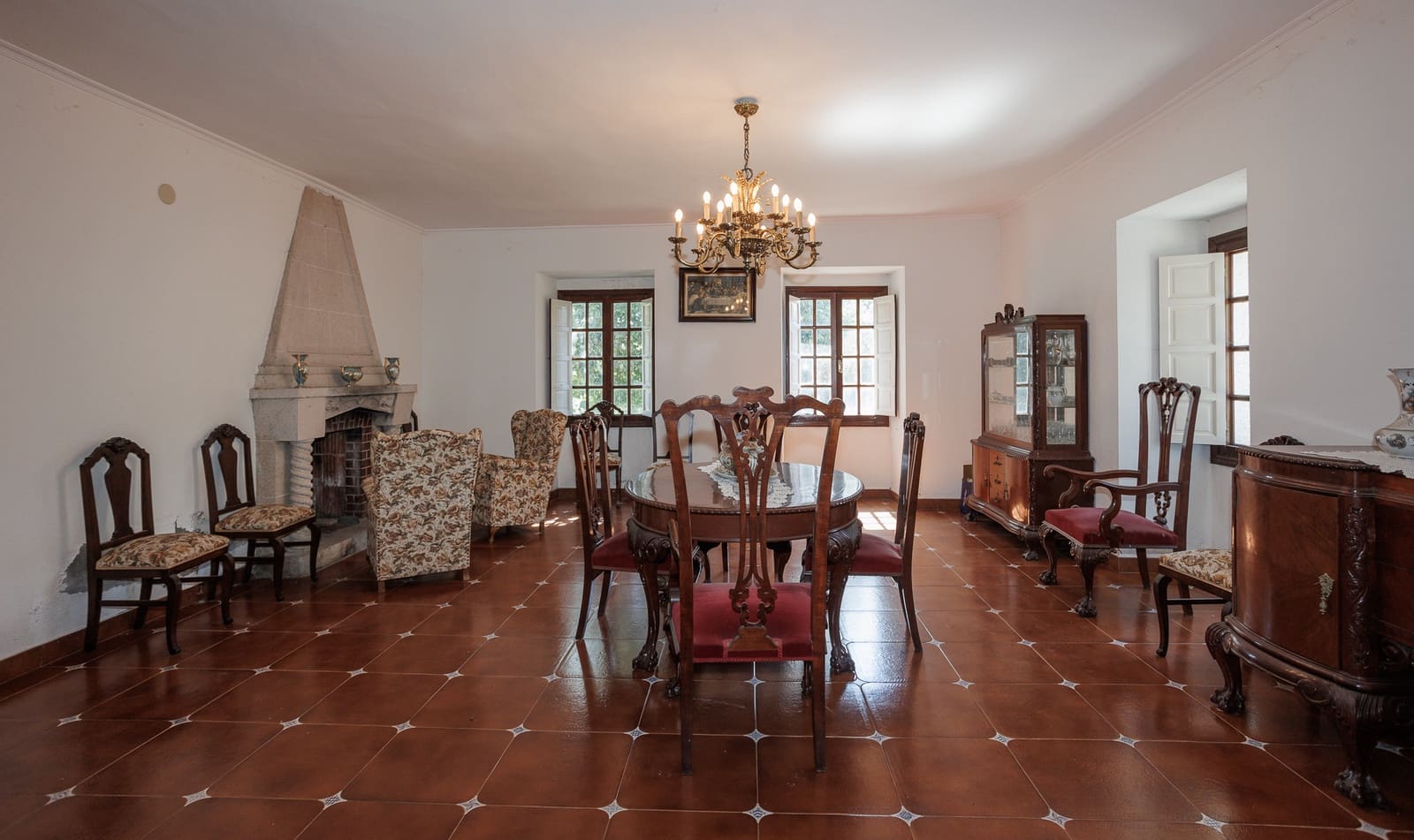9 soveværelse Finca/Landehus til salg i Lugo by med swimmingpool - € 390.000 (Ref: 9971699)