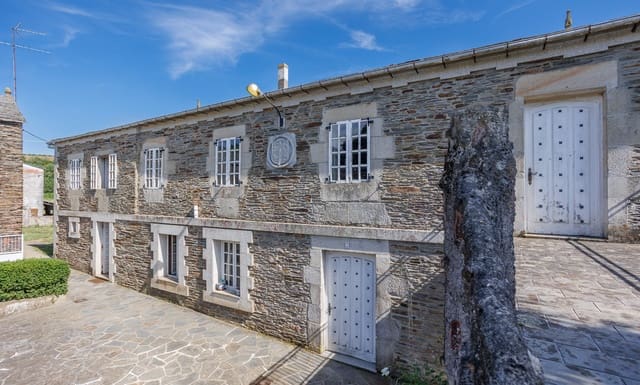 9 soveværelse Finca/Landehus til salg i Lugo by med swimmingpool - € 390.000 (Ref: 9971699)