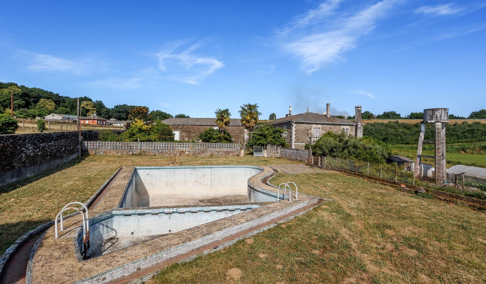 9 soveværelse Finca/Landehus til salg i Lugo by med swimmingpool - € 390.000 (Ref: 9971699)