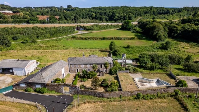 9 bedroom Finca/Country House for sale in Lugo city with pool - € 390,000 (Ref: 9971699)