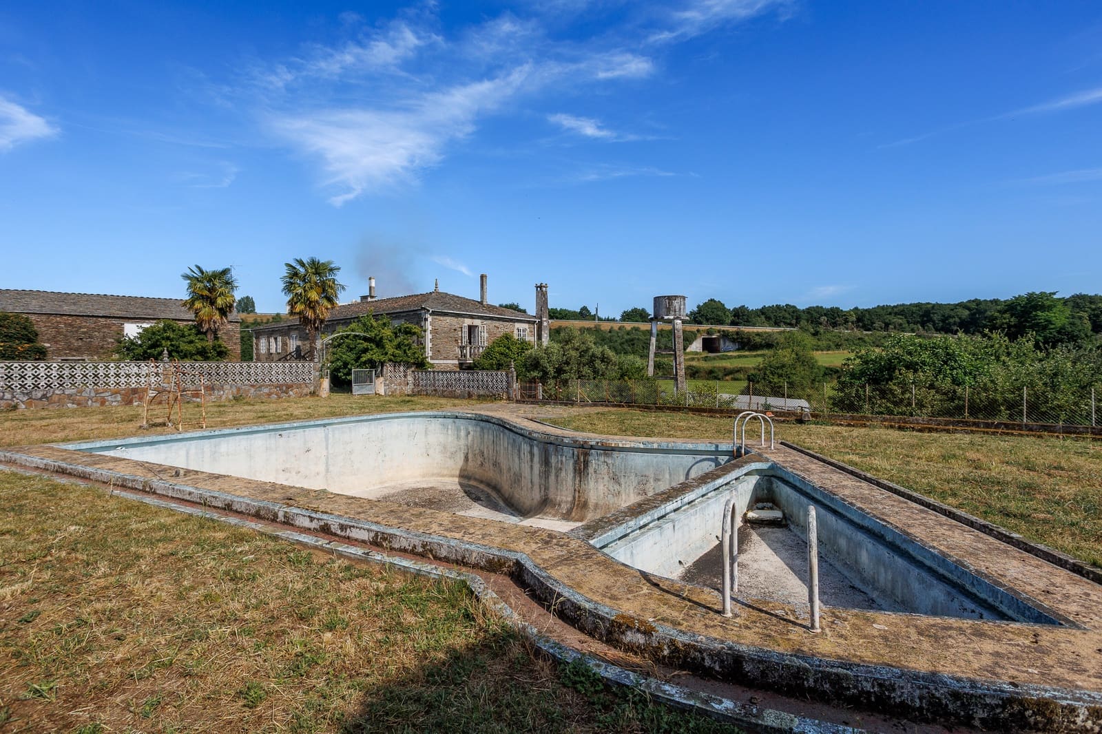 9 soveværelse Finca/Landehus til salg i Lugo by med swimmingpool - € 390.000 (Ref: 9971699)