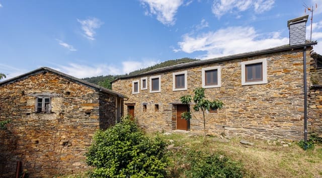 Chalet de 12 habitaciones en A Pontenova en venta - 1.600.000 € (Ref: 9983316)