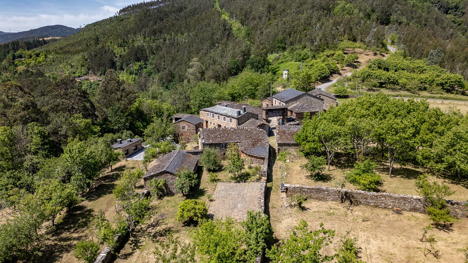 12 bedroom Villa for sale in A Pontenova - € 1,600,000 (Ref: 9983316)