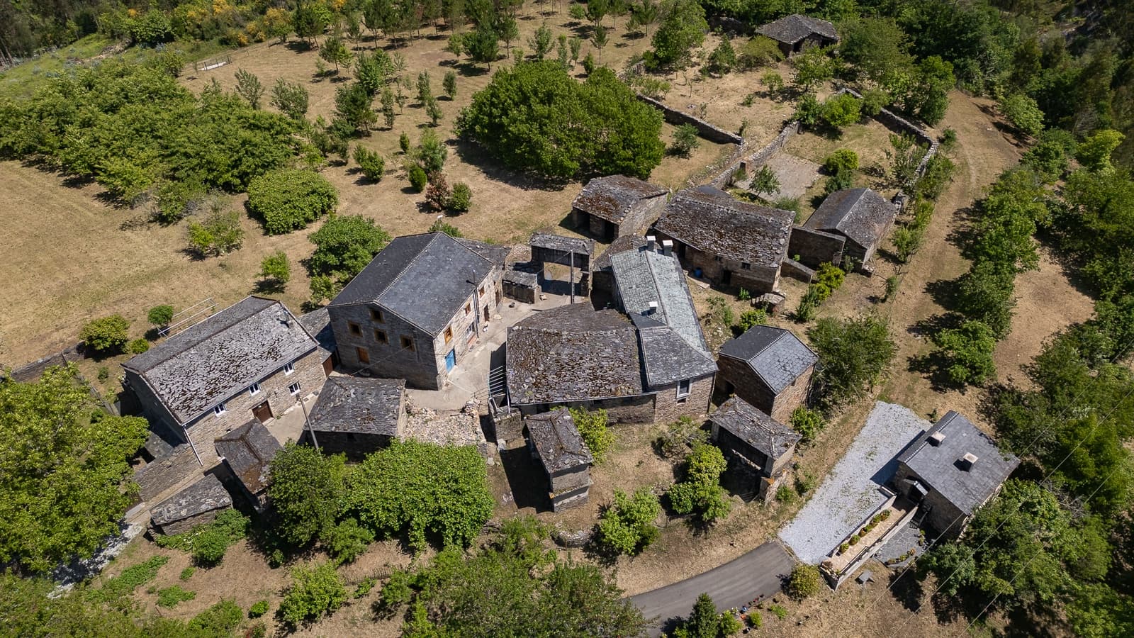 12 bedroom Villa for sale in A Pontenova - € 1,600,000 (Ref: 9983316)