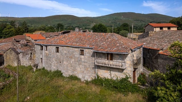 3 slaapkamer Finca/Landhuis te koop in Parada de Sil - € 85.000 (Ref: 9999270)