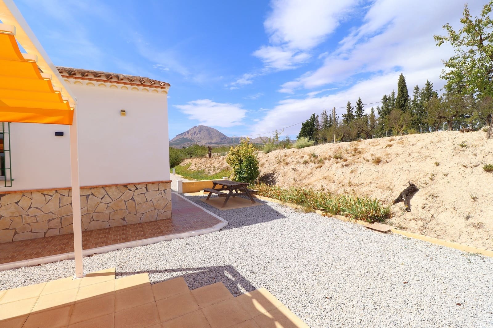 3 bedroom Villa for sale in Velez-Rubio with garage - € 274,950 (Ref: 10179684)