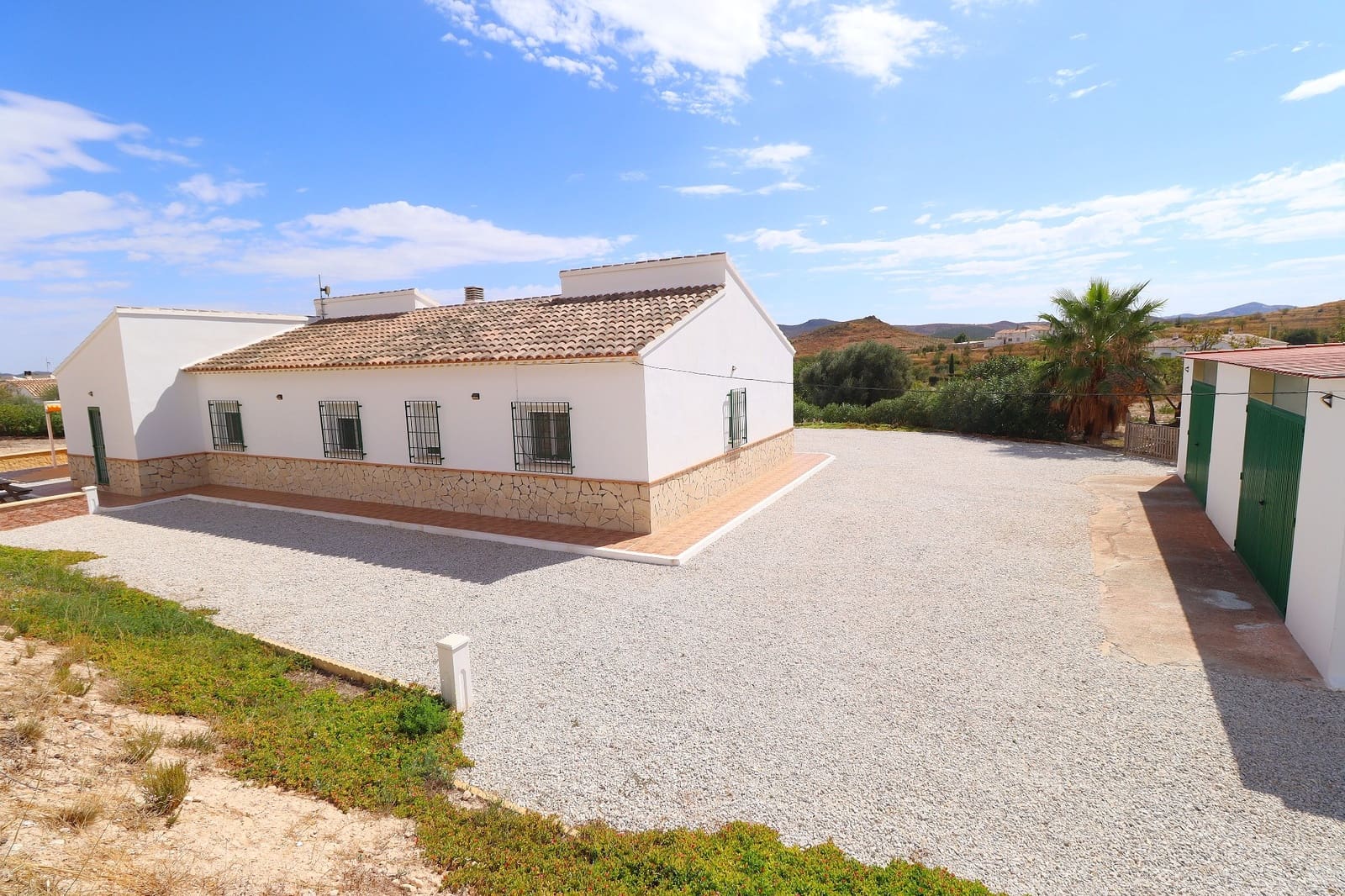 3 bedroom Villa for sale in Velez-Rubio with garage - € 274,950 (Ref: 10179684)