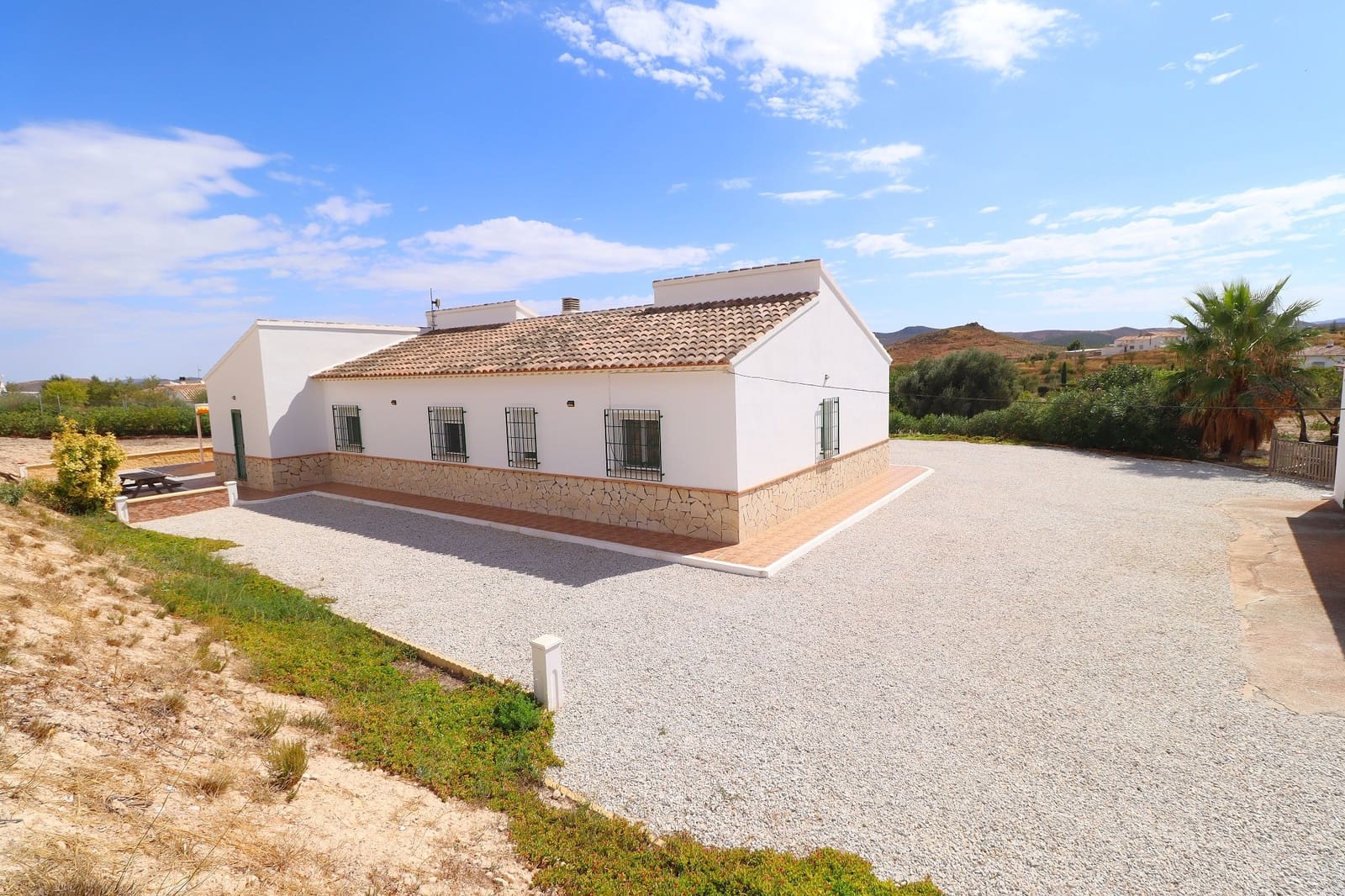 3 bedroom Villa for sale in Velez-Rubio with garage - € 274,950 (Ref: 10179684)