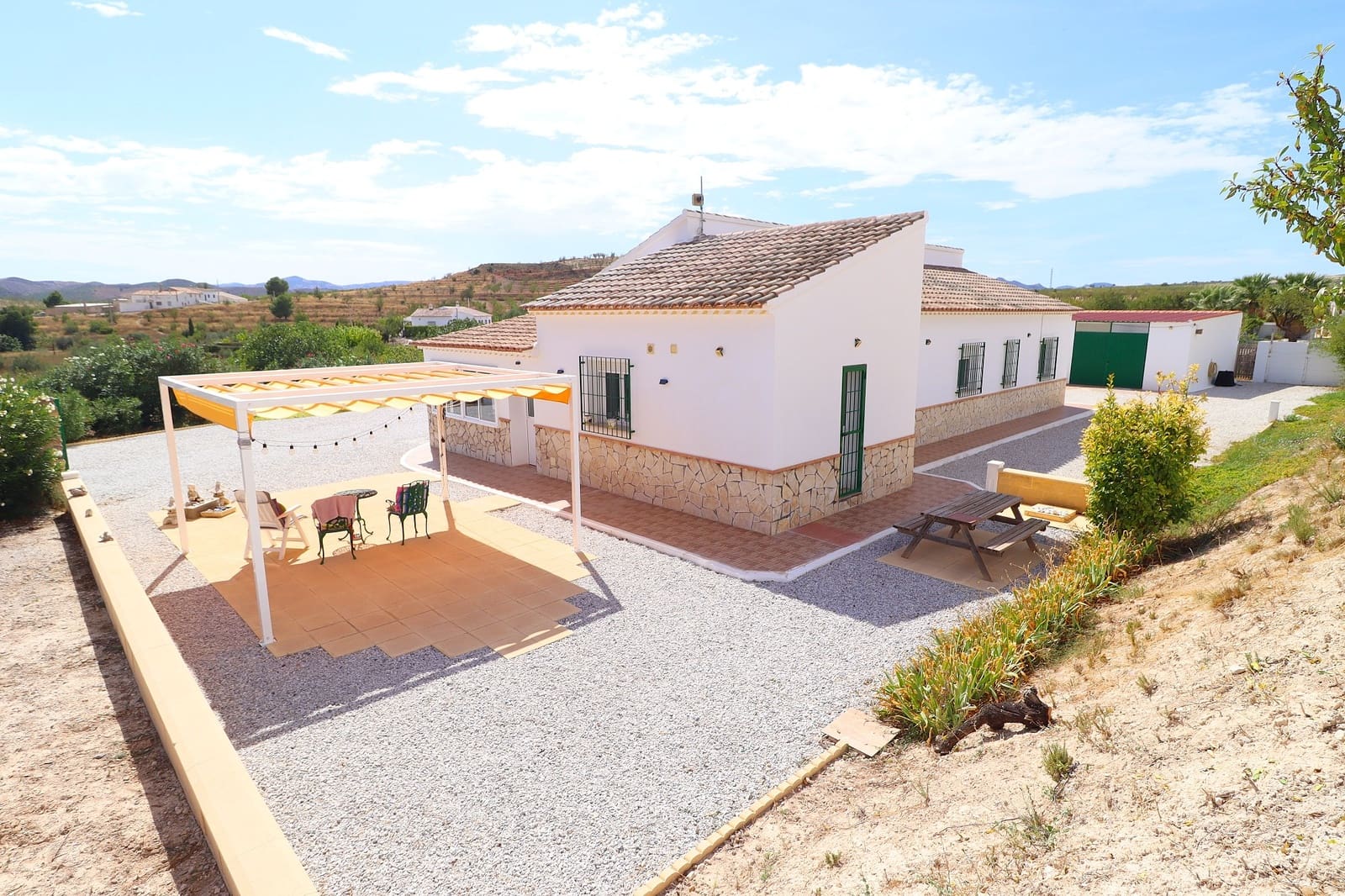 3 bedroom Villa for sale in Velez-Rubio with garage - € 274,950 (Ref: 10179684)