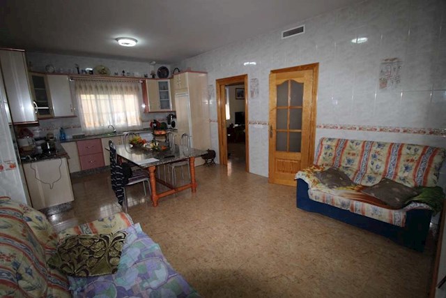 3 sypialnia Willa na sprzedaż w Almendricos, Lorca z basenem garażem - 299 950 € (Ref: 3225534)