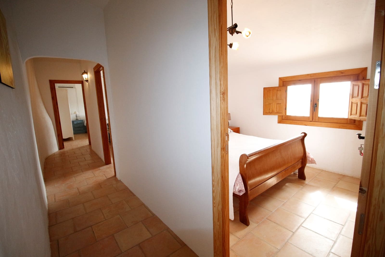 6 soveværelse Finca/Landehus til salg i Puerto Lumbreras med swimmingpool - € 349.000 (Ref: 3668481)