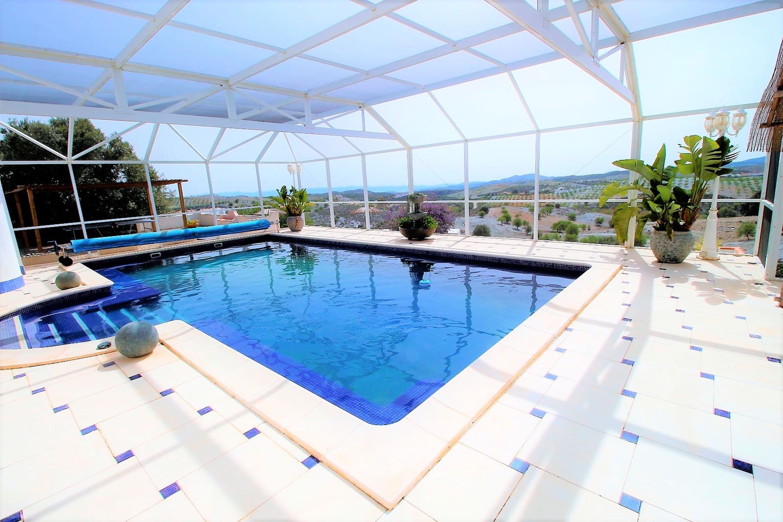 6 soveværelse Finca/Landehus til salg i Puerto Lumbreras med swimmingpool - € 349.000 (Ref: 3668481)