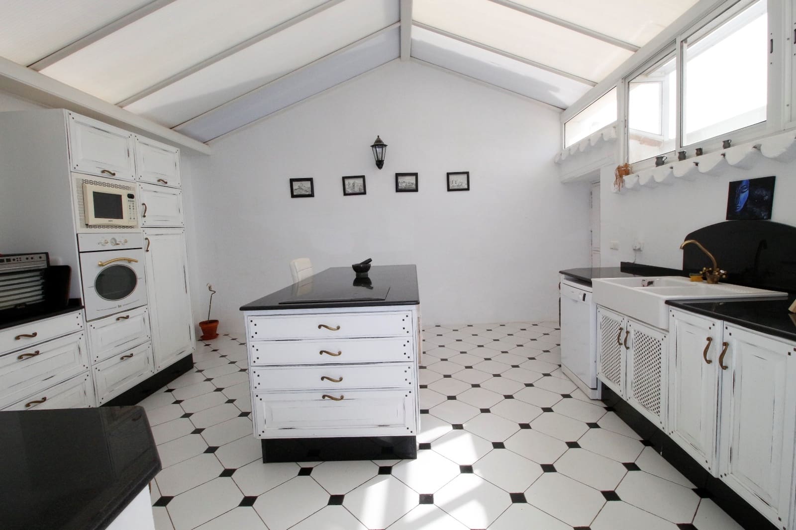 6 soveværelse Finca/Landehus til salg i Puerto Lumbreras med swimmingpool - € 349.000 (Ref: 3668481)