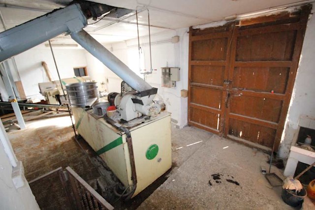 6 Zimmer Finca/Landgut zu verkaufen in Vélez-Blanco mit Garage - 200.000 € (Ref: 3699932)