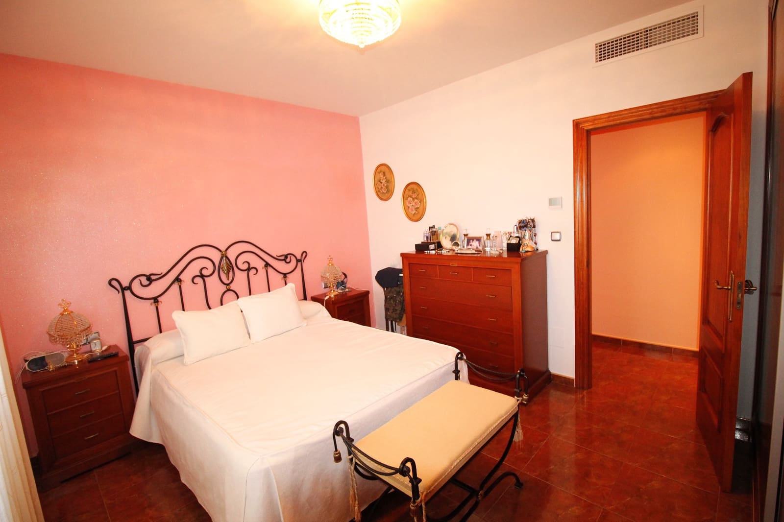 4 soveværelse Villa til salg i Purias med garage - € 399.000 (Ref: 4160733)