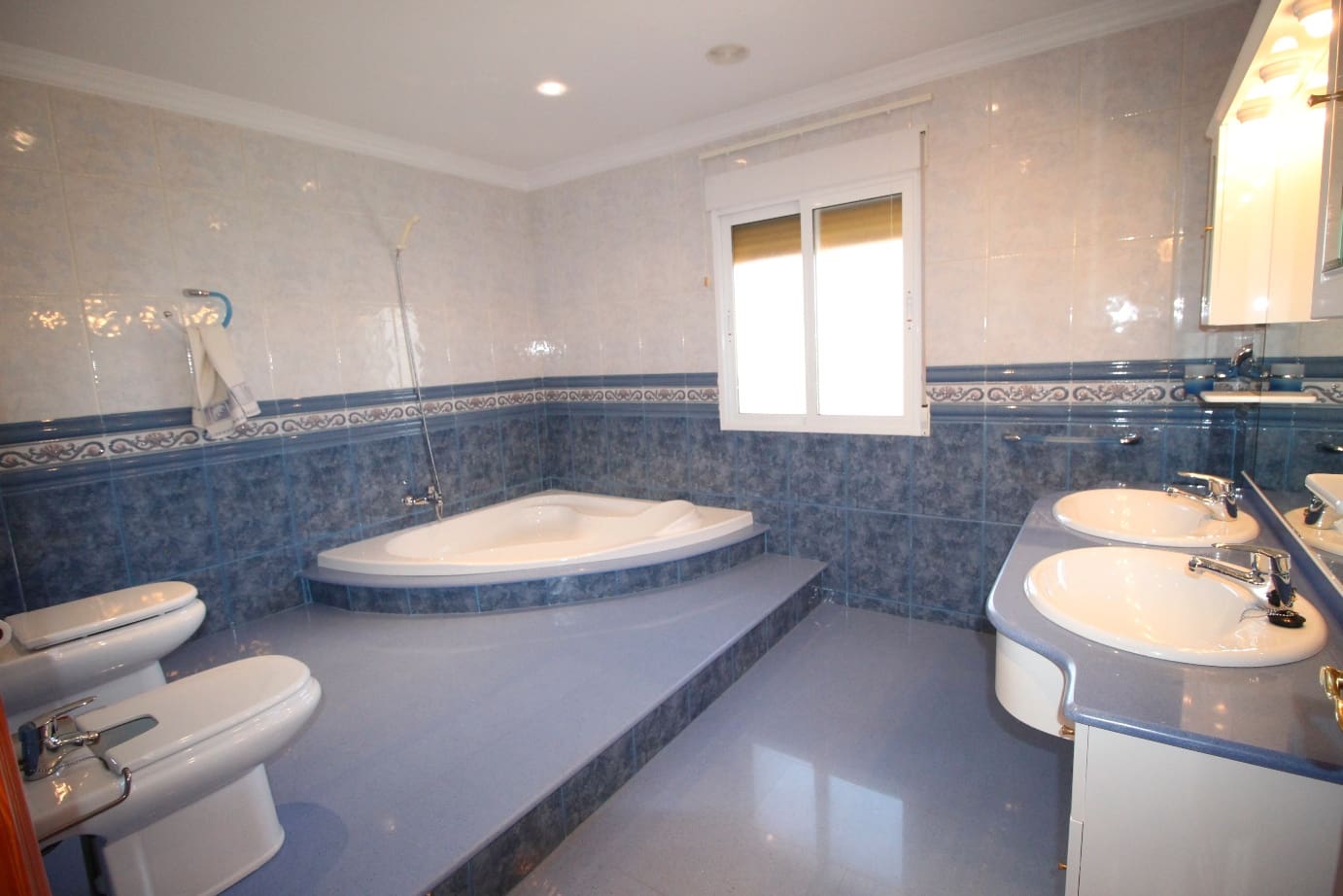 5 makuuhuone Huvila myytävänä paikassa Lorca mukana uima-altaan 
autotalli - 379 950 € (Ref: 4704141)