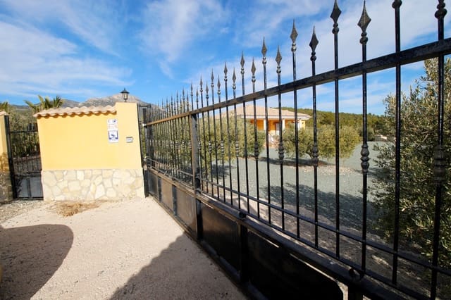 4 bedroom Villa for sale in Lorca with pool garage - € 349,950 (Ref: 6015145)