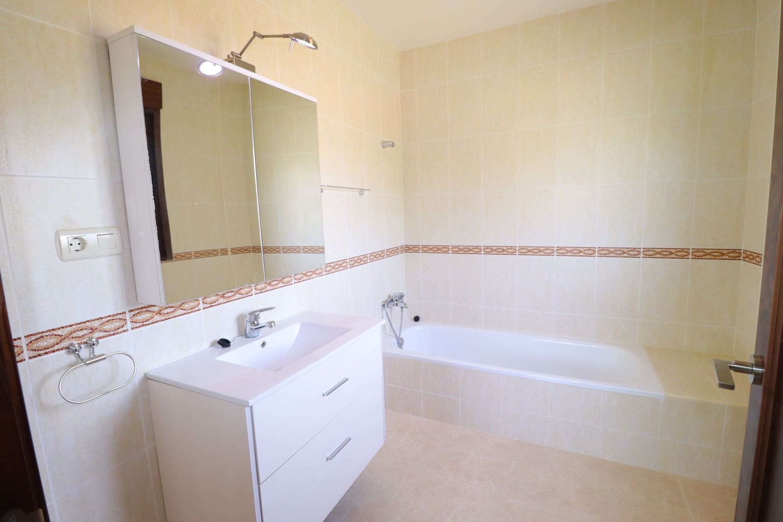 4 bedroom Villa for sale in Lorca - € 280,000 (Ref: 6867980)