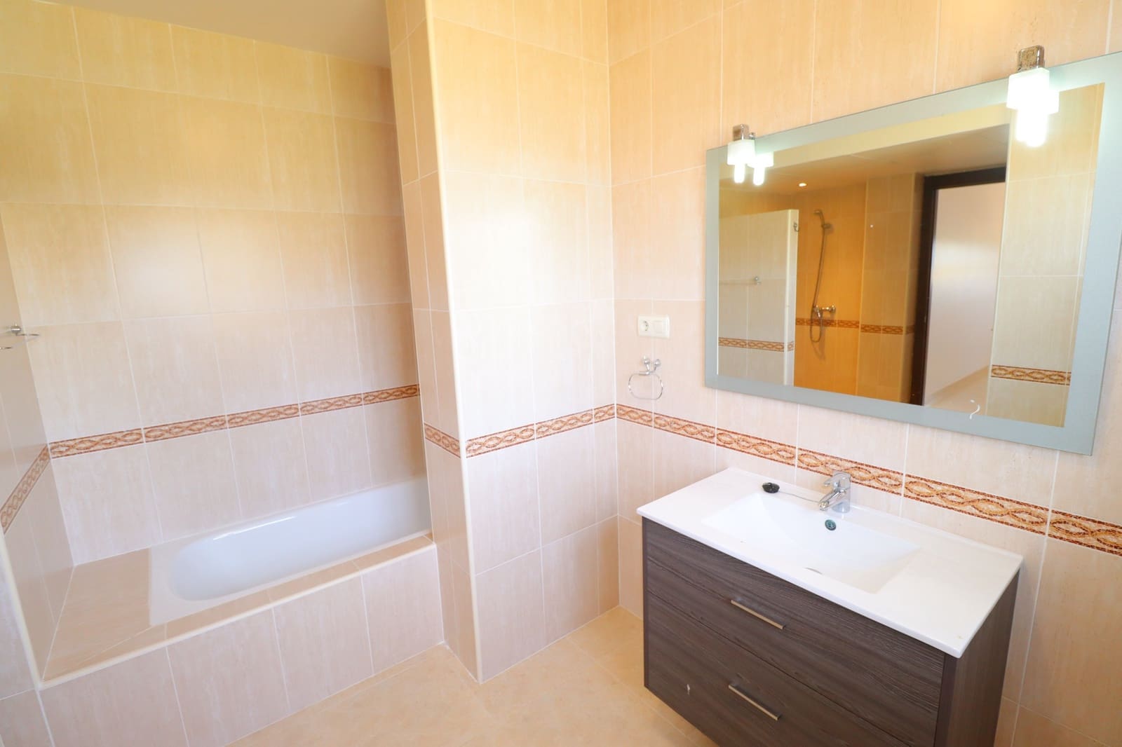 4 bedroom Villa for sale in Lorca - € 280,000 (Ref: 6867980)