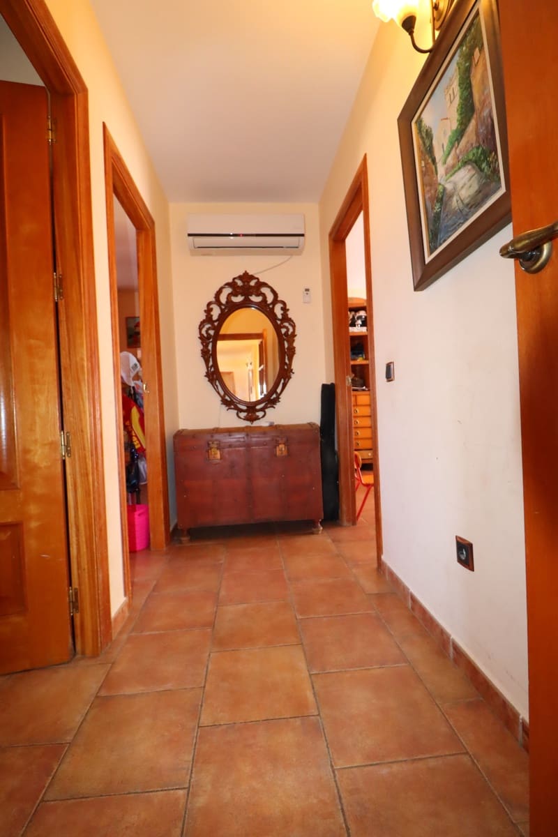 5 sypialnia Willa na sprzedaż w Purias z basenem garażem - 399 950 € (Ref: 8244609)