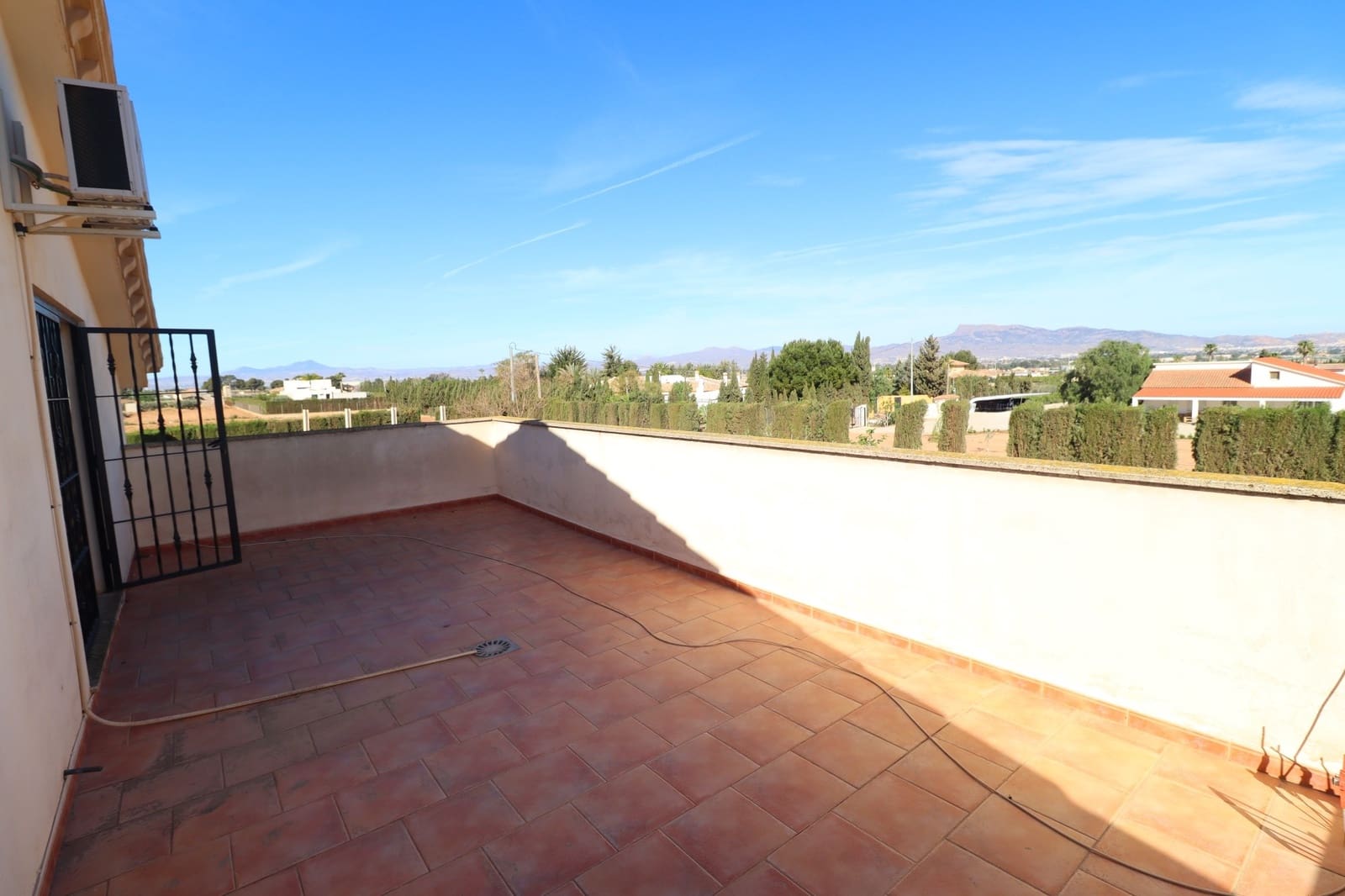 5 sypialnia Willa na sprzedaż w Purias z basenem garażem - 399 950 € (Ref: 8244609)