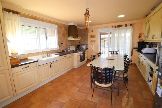 5 sypialnia Willa na sprzedaż w Purias, Lorca z basenem garażem - 399 950 € (Ref: 8244609)