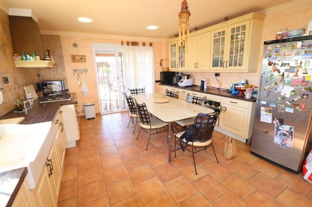 5 sypialnia Willa na sprzedaż w Purias, Lorca z basenem garażem - 399 950 € (Ref: 8244609)