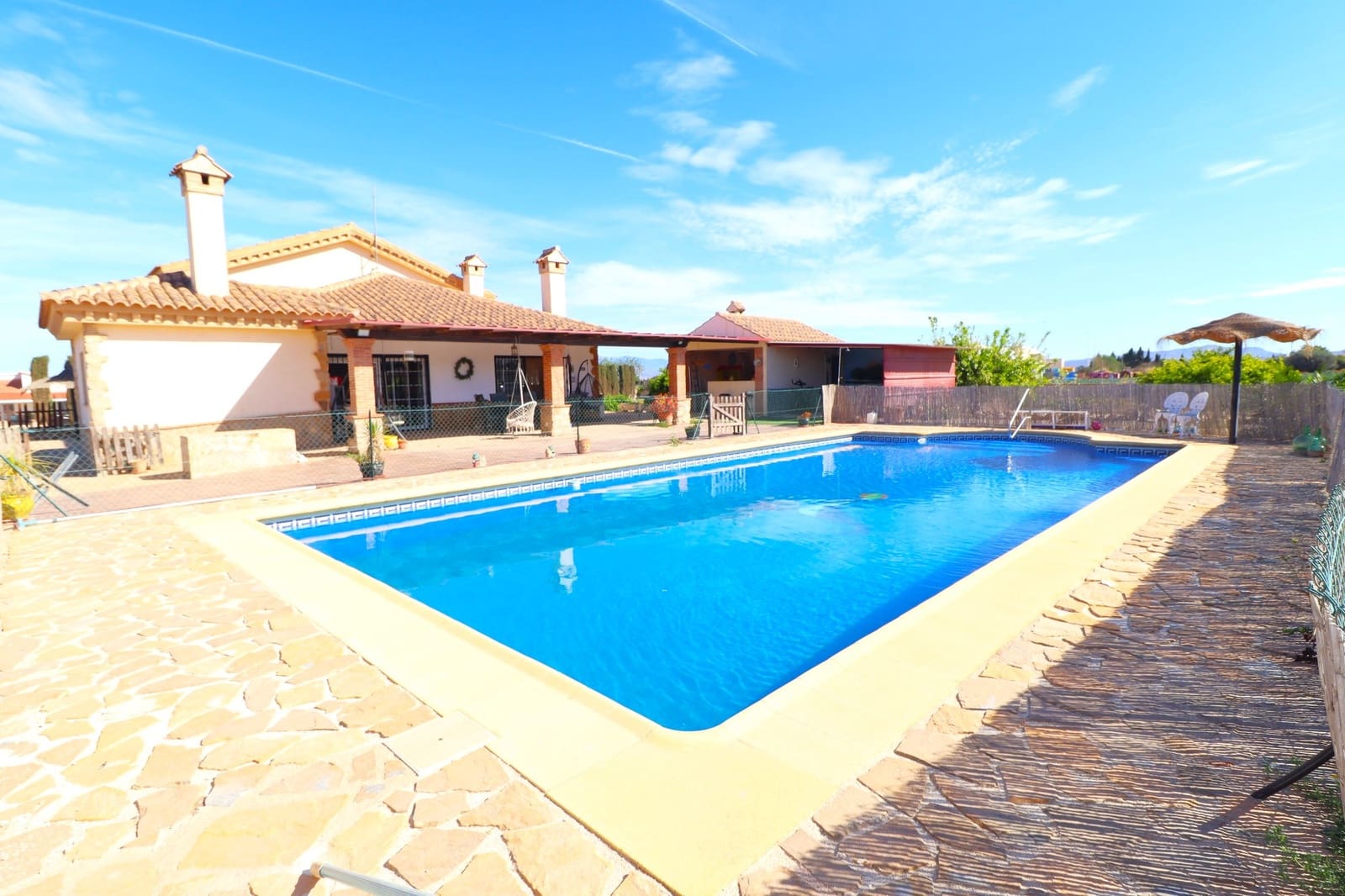 5 sypialnia Willa na sprzedaż w Purias z basenem garażem - 399 950 € (Ref: 8244609)