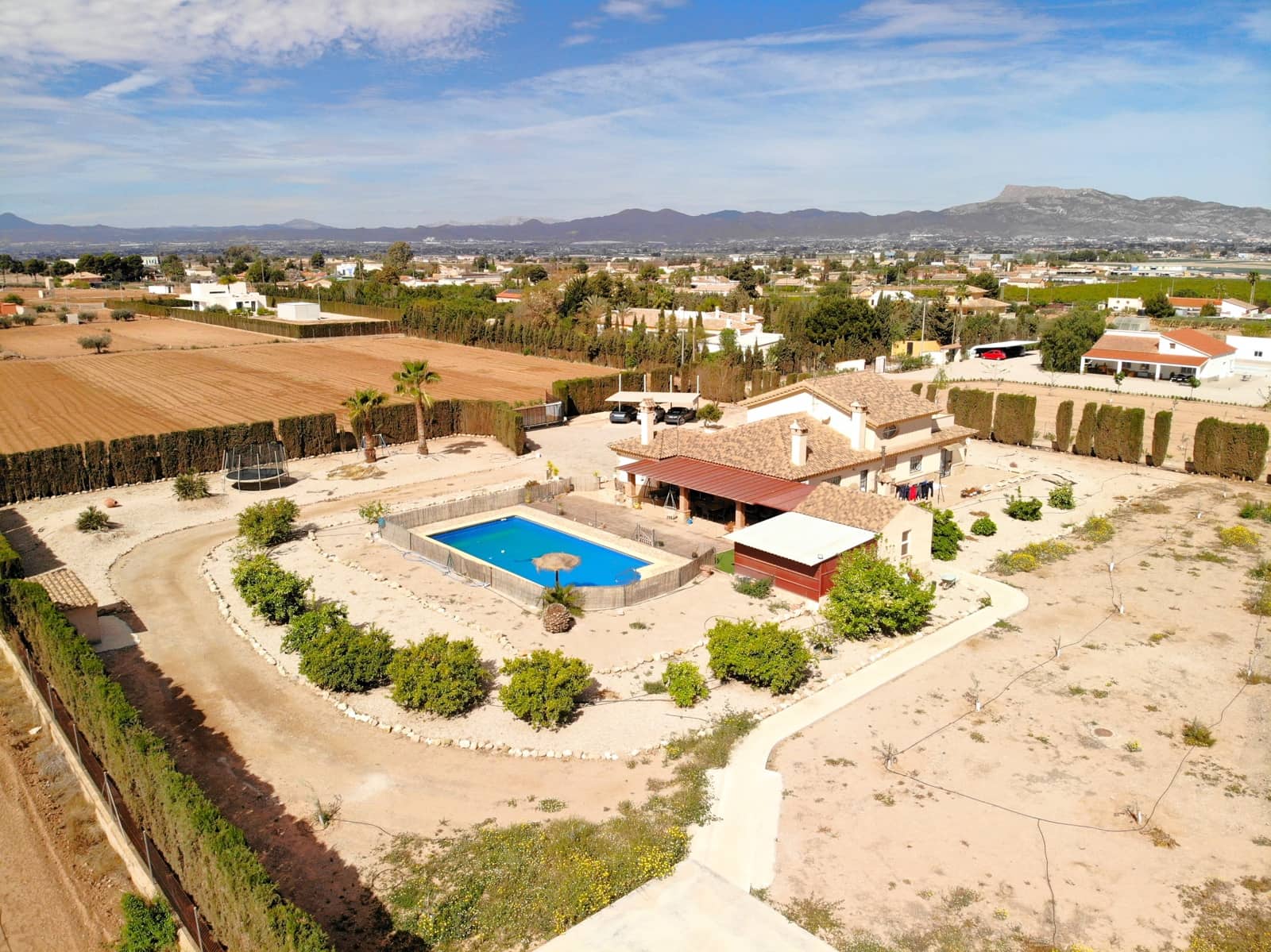 5 sypialnia Willa na sprzedaż w Purias z basenem garażem - 399 950 € (Ref: 8244609)