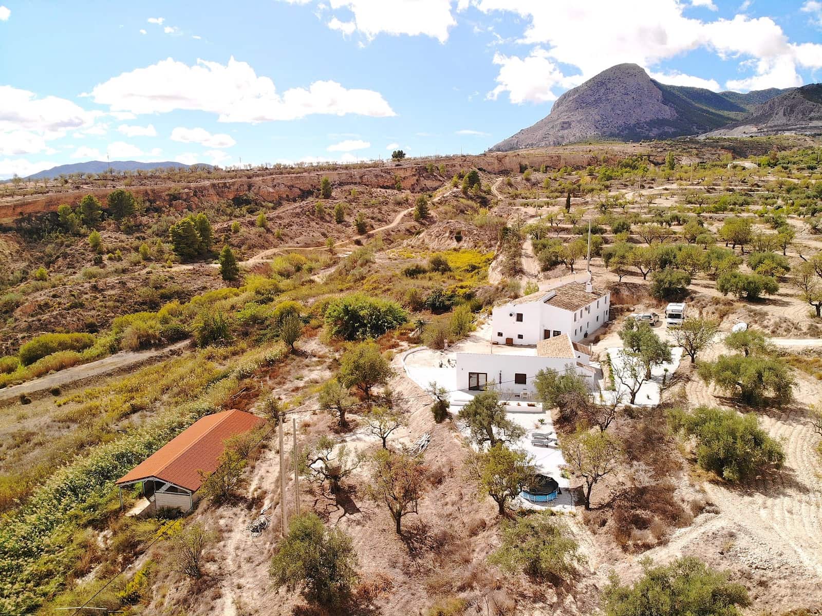 6 soveværelse Finca/Landehus til salg i Velez-Blanco med swimmingpool - € 475.000 (Ref: 8574327)