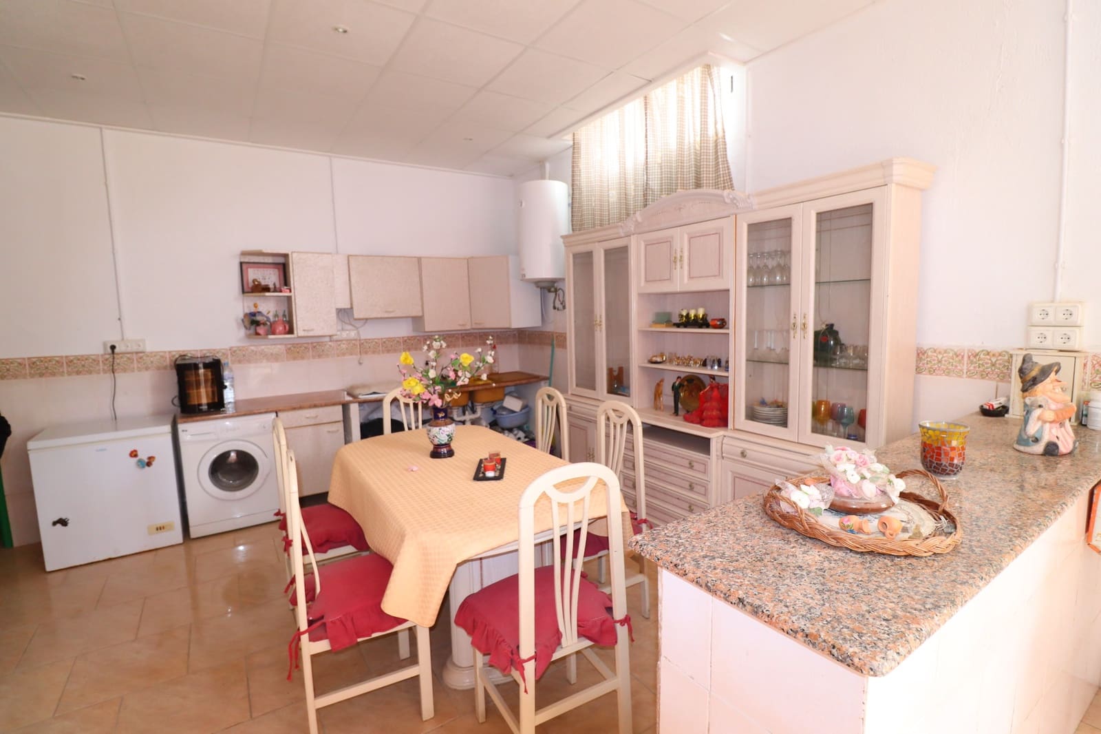 6 bedroom Villa for sale in Lorca with garage - € 290,000 (Ref: 8681330)