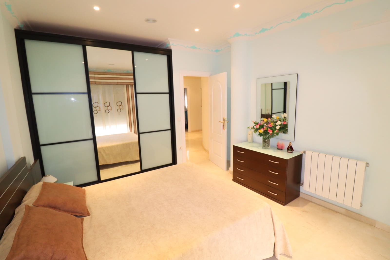 6 bedroom Villa for sale in Lorca with garage - € 290,000 (Ref: 8681330)