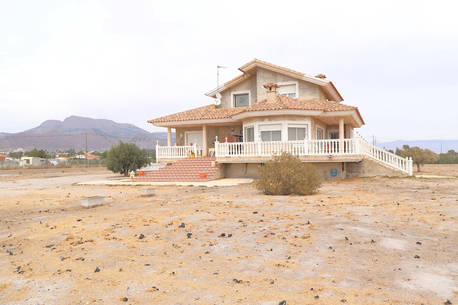 6 bedroom Villa for sale in Lorca with garage - € 290,000 (Ref: 8681330)