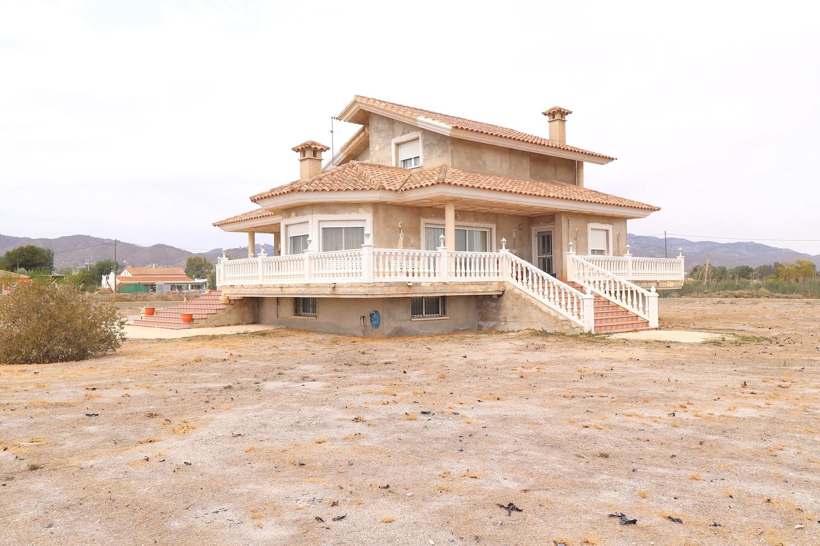 6 bedroom Villa for sale in Lorca with garage - € 290,000 (Ref: 8681330)