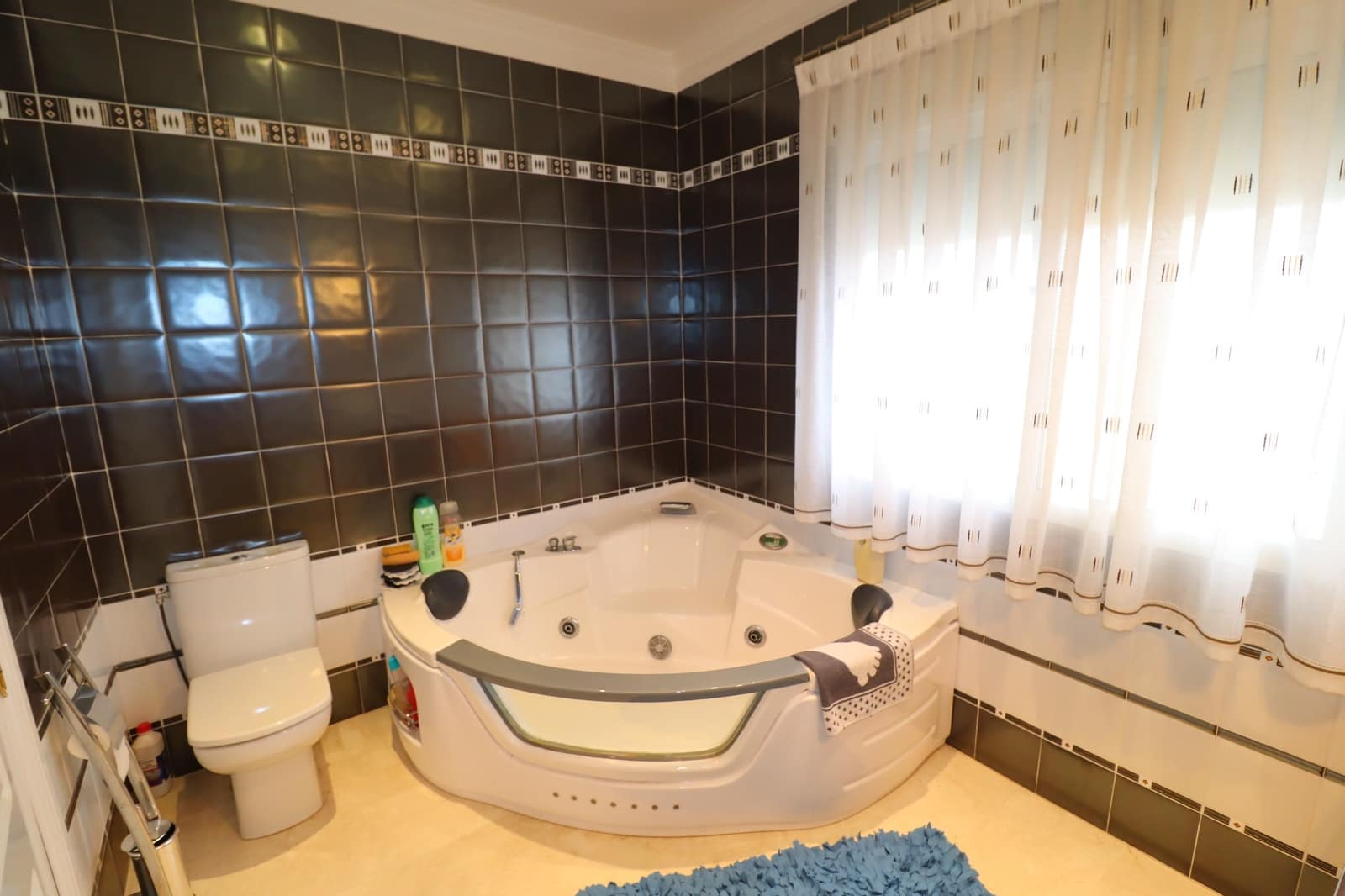 6 bedroom Villa for sale in Lorca with garage - € 290,000 (Ref: 8681330)