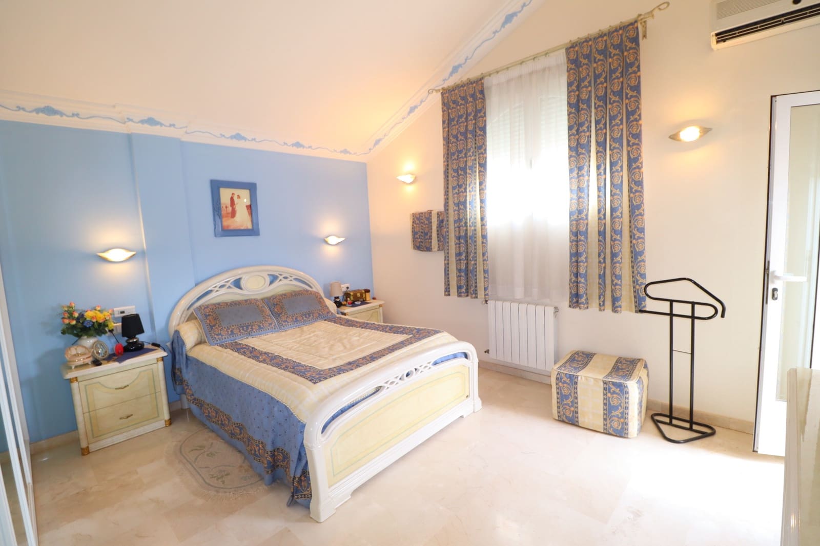 6 bedroom Villa for sale in Lorca with garage - € 290,000 (Ref: 8681330)