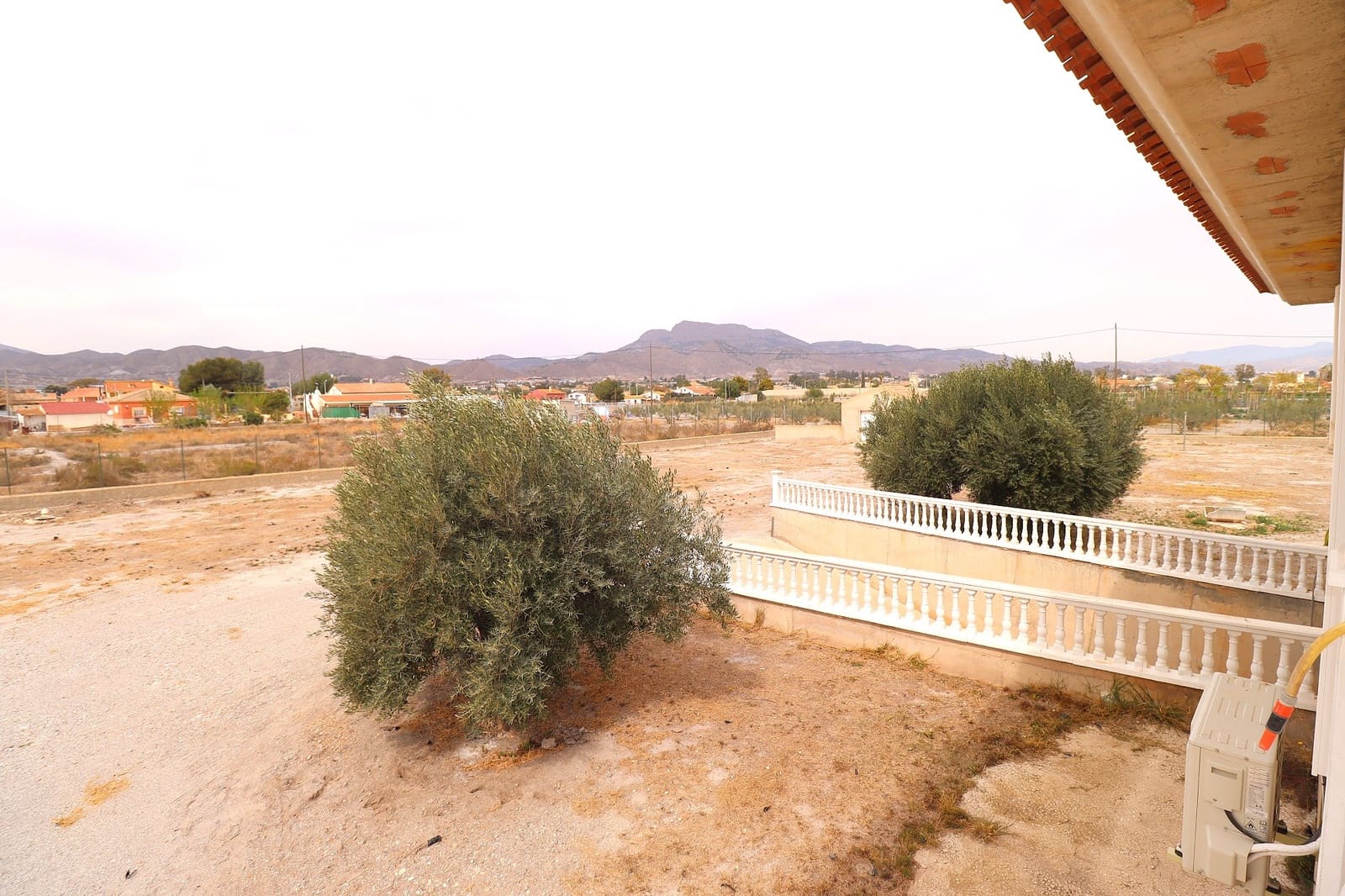 6 bedroom Villa for sale in Lorca with garage - € 290,000 (Ref: 8681330)