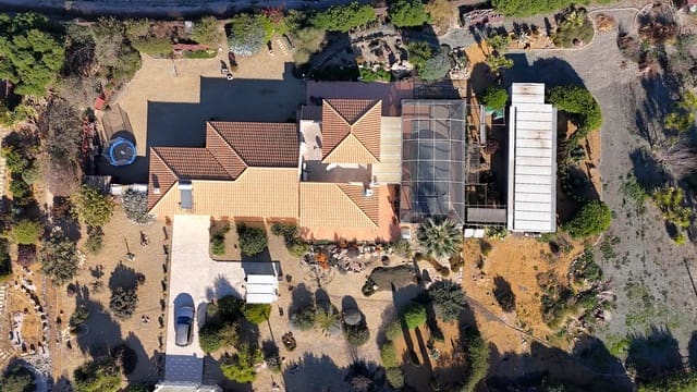 3 bedroom Villa for sale in Puerto Lumbreras with pool garage - € 399,950 (Ref: 8698707)