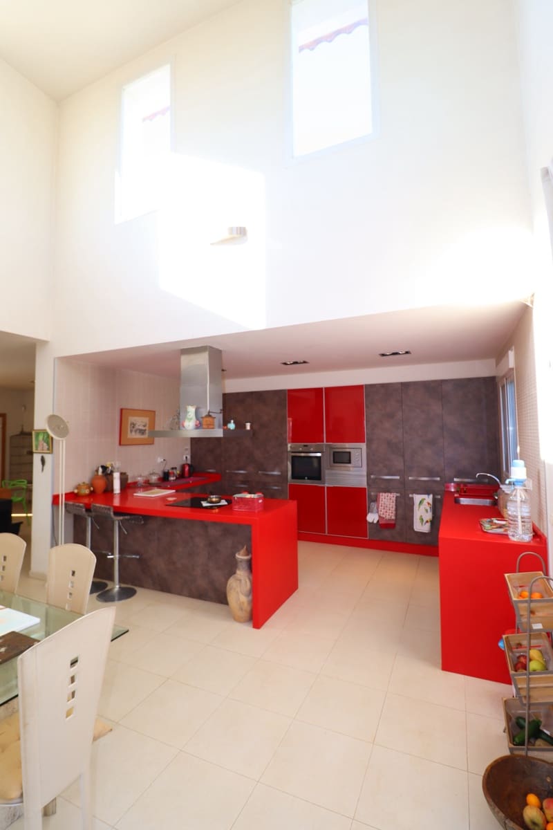 3 bedroom Villa for sale in Puerto Lumbreras with pool garage - € 399,950 (Ref: 8698707)