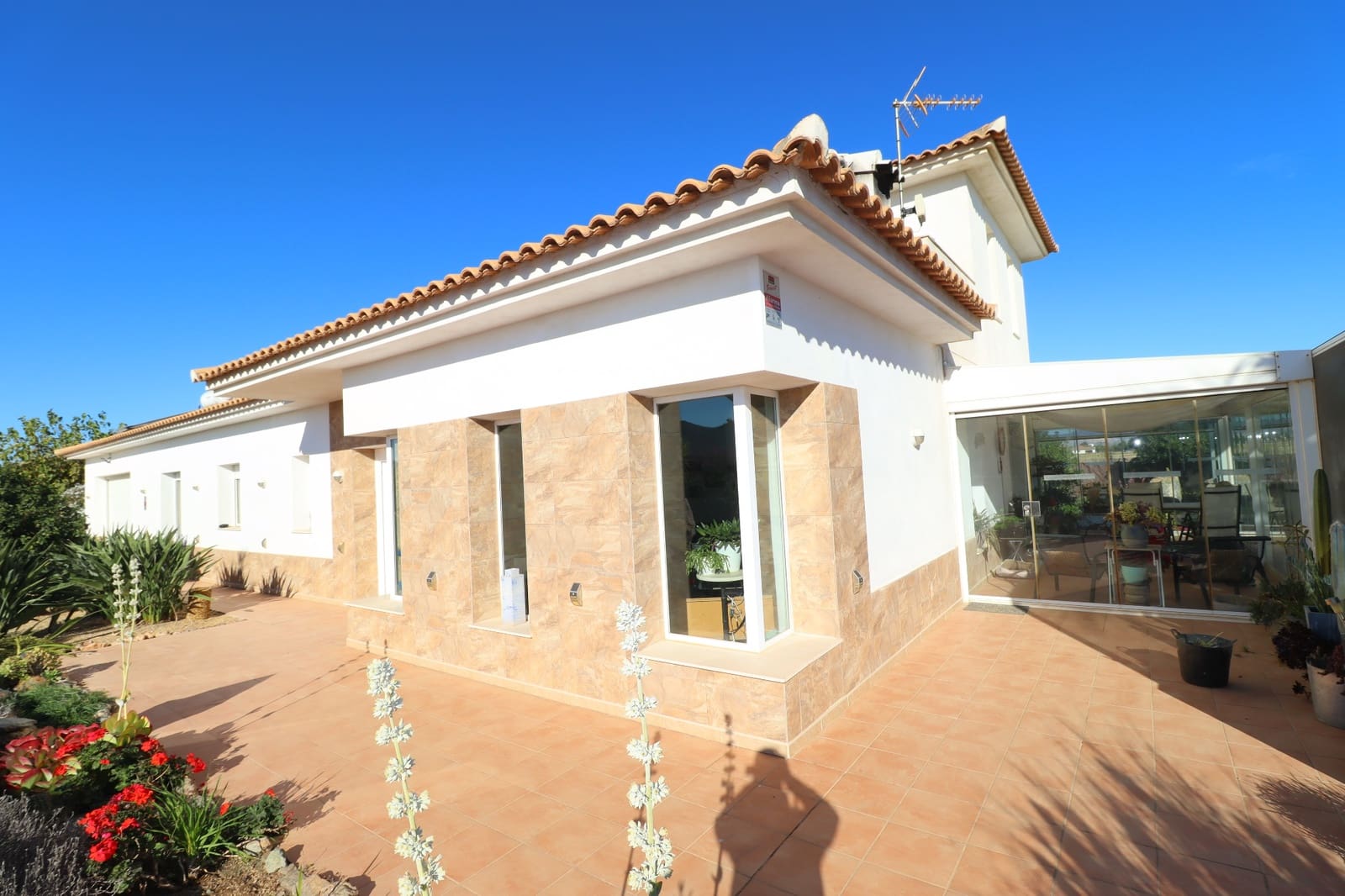 3 bedroom Villa for sale in Puerto Lumbreras with pool garage - € 399,950 (Ref: 8698707)