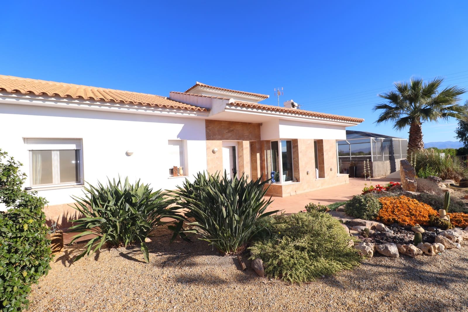 3 bedroom Villa for sale in Puerto Lumbreras with pool garage - € 399,950 (Ref: 8698707)