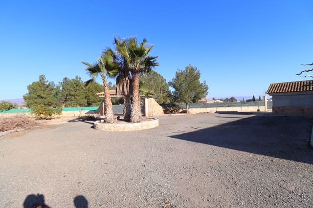 4 bedroom Villa for sale in Puerto Lumbreras with garage - € 250,000 (Ref: 8852313)