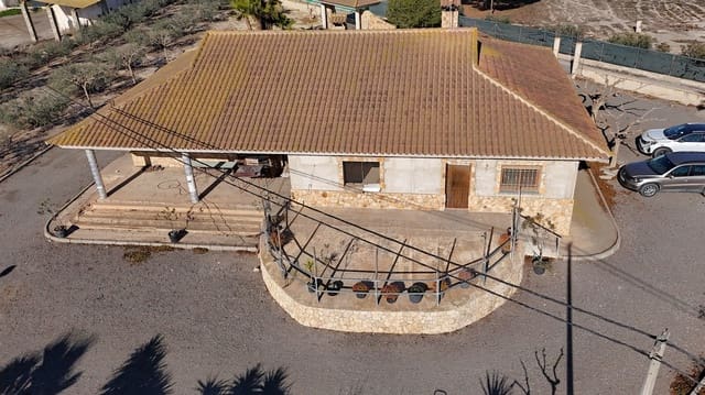 4 bedroom Villa for sale in Puerto Lumbreras with garage - € 250,000 (Ref: 8852313)